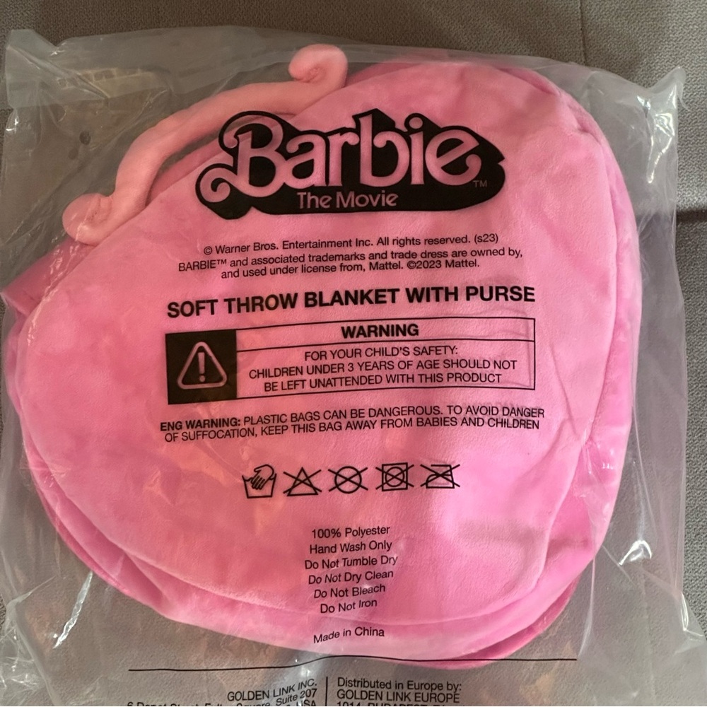 Barbie Movie Mattel Barbie Pink Blanket with Purse New - Picture 2 of 4